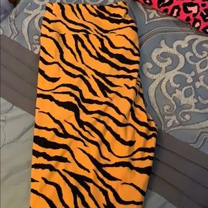 TC LuLaroe tiger leggings